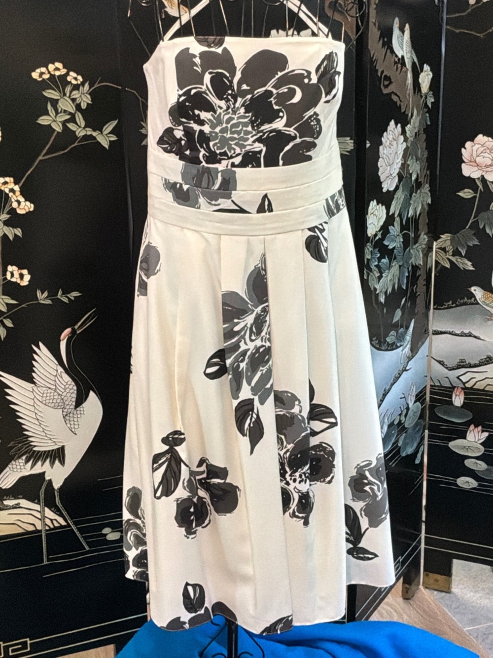 ✨ Vintage Glam Alert! Ann Taylor 100% Silk Floral Cocktail Dress ✨